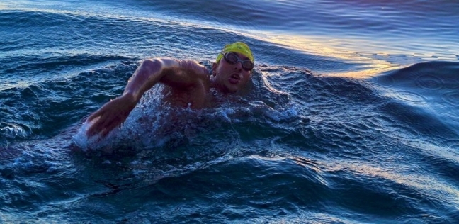 السباح المصري أحمد أسامة أثناء مسابقة كابري نابولي