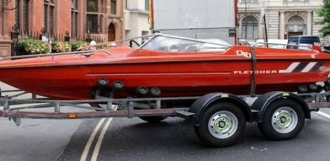قارب تسبب بمقتل شابة يمثل أمام محكمة بريطانية