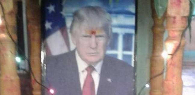 هندي يقدم القرابين لترامب.. "أنه إلهي"