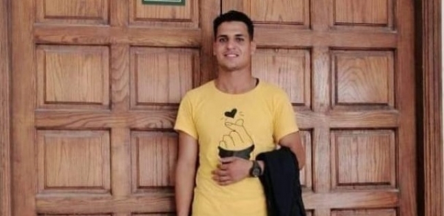 الطالب أحمد عبد الستار