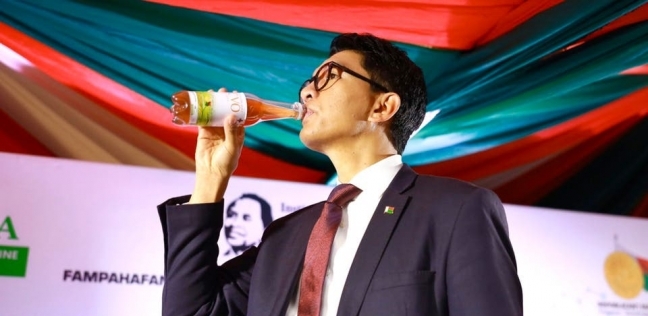 رئيس مدغشقر يتناول شاي الشيح