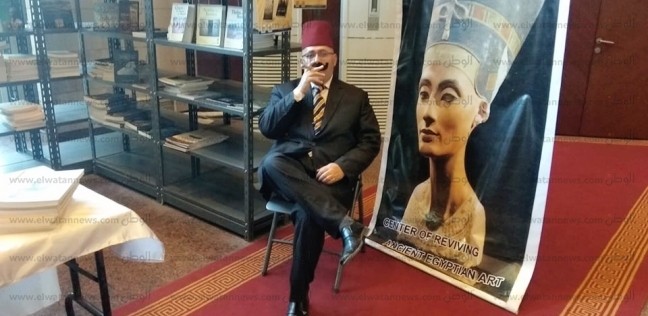 "الملك فاروق وتوت عنخ امون" شخصيات تمثيلية بجناح الآثار بمعرض الكتاب