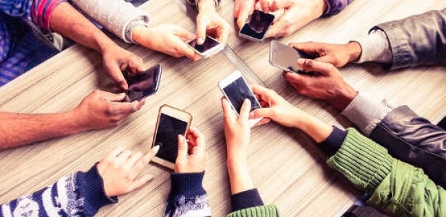 3 أشياء نتعلمها من الأشخاص الذين لا يستخدمون الهواتف أو وسائل التواصل