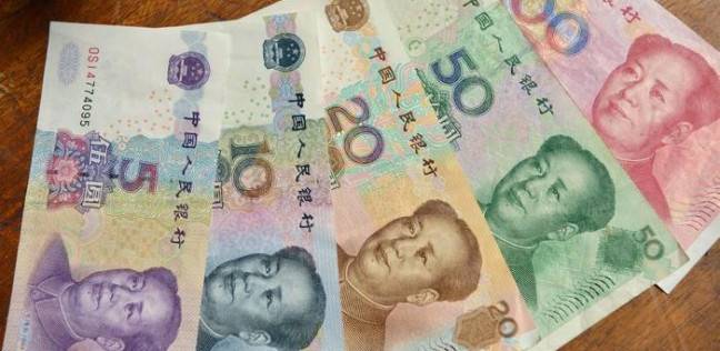 المركزي الصيني يخفض سعر اليوان مقابل الدولار