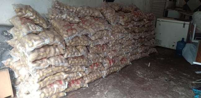 توزيع 2 طن بطاطس على الأسر الأكثر احتياجا