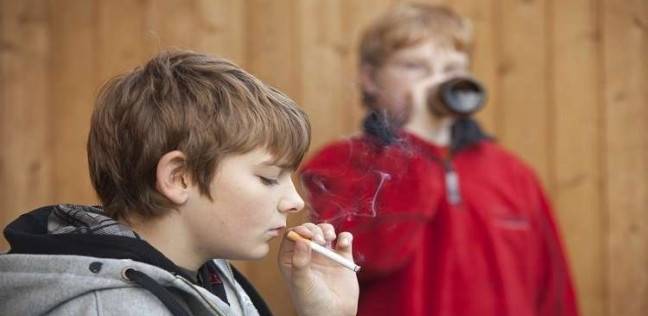 دراسة: تناول المراهقين الكحول والتدخين يؤثر على مرونة الشرايين
