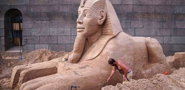 تمثال رملي لـ"أبوالهول"