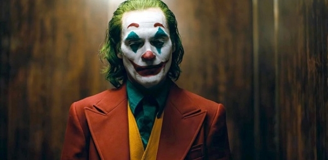فيديو| Joker يعود للأضواء قبل تحوله للشر ويدمر مدينة جوثام