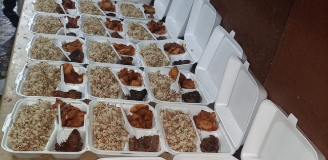 جمعية خيرية توزع ألف وجبة على المستحقين