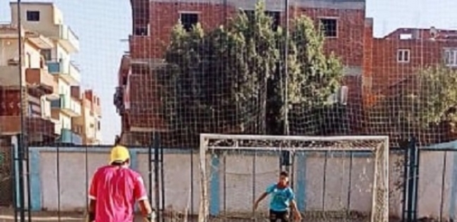 محمد يعود إلى ممارسة كرة القدم في بلدته أشمون بالمنوفية