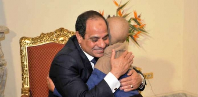 الرئيس السيسي يستقبل الطفل مريض السرطان في قصر الاتحادية