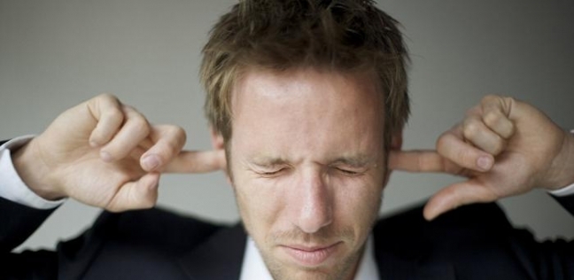 عادات خاطئة تضر السمع- تعبيرية