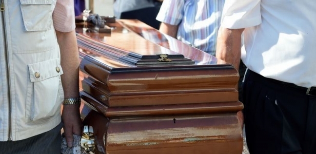 سيدة تنشر بالصحف أسماء 15 مدعو لحضور جنازتها وتمنع عائلتها