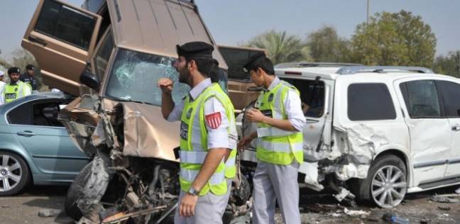 شرطة أبو ظبي تفرض غرامة مالية على التجمهر للنظر على حوادث المرور