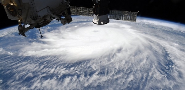 الإعصار لورا ارتفع تصنيفها إلى الدرجة الرابعة أي فئة شديدة الخطورة