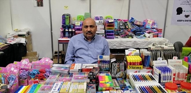 مصطفى صاحب مكتبة أدوات مدرسية