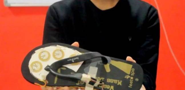 طالب هندي يخترع حذاء لحل مشكلة التحرش