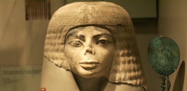 التمثال المصري