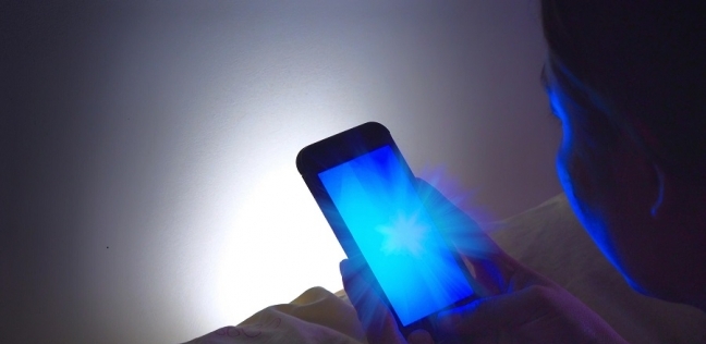 الضوء الأزرق من الهواتف المحمولة