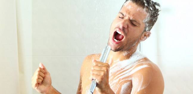 الاستحمام بالماء الساخن يدمر البشرة ويفقدها الزيوت النافعة