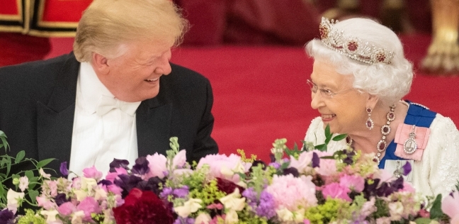 الملكة إليزابيث الثانية تستضيف دونالد ترامب