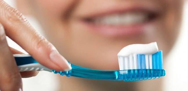 دراسة: تنظيف الأسنان بعد تناول الطعام مباشرة يحمل خطر كبير