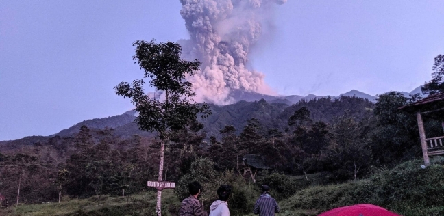 ثوران بركان إندونيسيا