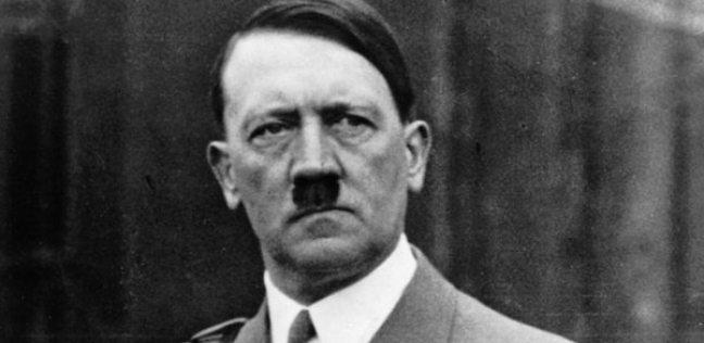 القائد النازي أدولف هتلر