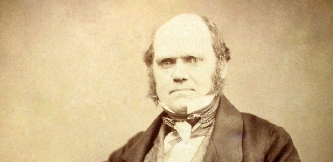 العالم تشارلز داروين