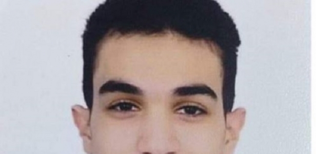 باسل محمد بكر الأول على الثانوية العامة شعبة علمي رياضة