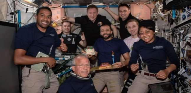 سلطان النيادي يحتفل بعيد ميلاده في الفضاء