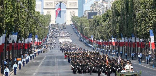 فرنسا تحتفل بالعيد الوطني