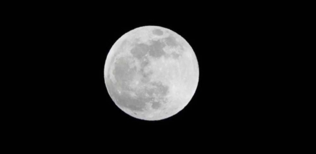 حالة القمر العملاق، التي يبدو فيها القمر أكبر حجما لأنه يكون أقرب إلى الأرض