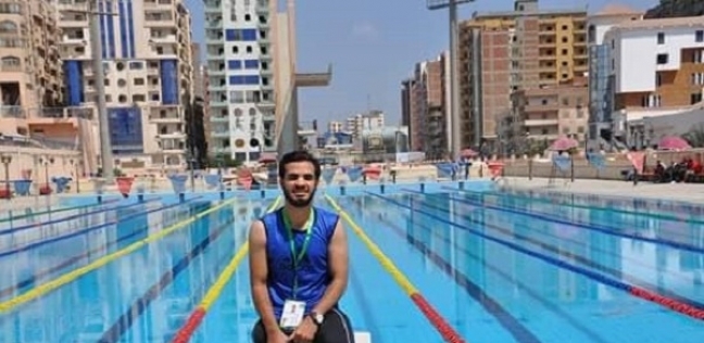 رُب ضارة نافعة.. "محمود" بطل سباحة بقدم واحدة: وبطولات كورة قريب