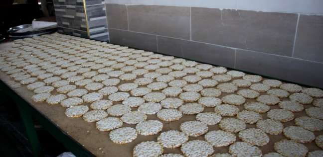 مراحل إنتاج حلاوة المولد من داخل مصنع بالغربية