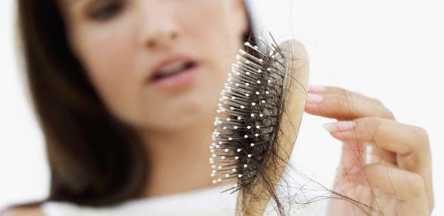 نقص الفيتامينات يسبب تساقط الشعر