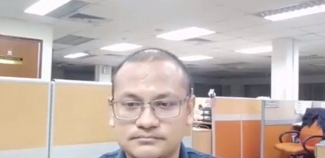 شاب يوثق فيديو "مرعب" أثناء عمله وحيدا في المكتب ليلًا