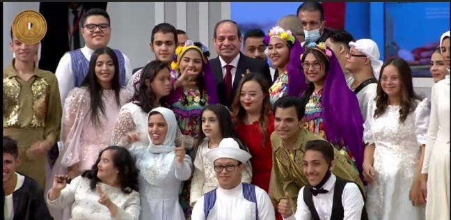 الرئيس عبدالفتاح السيسي خلال حفل قادرون باختلاف