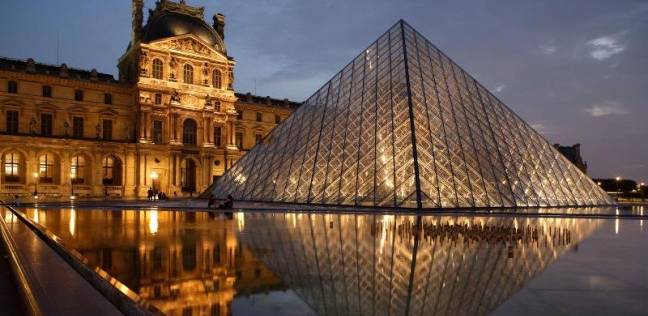 الفيضانات تهدد متحف اللوفر في باريس