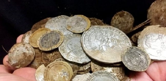 قيمتها امثر من 100 ألف جنيه .. العثور على عملات أثرية من القرن 16