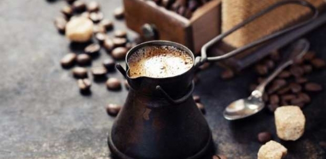 دراسة: كوب قهوة محمصة جيدا يوميا يحمي من الخرف والشلل الرعاش