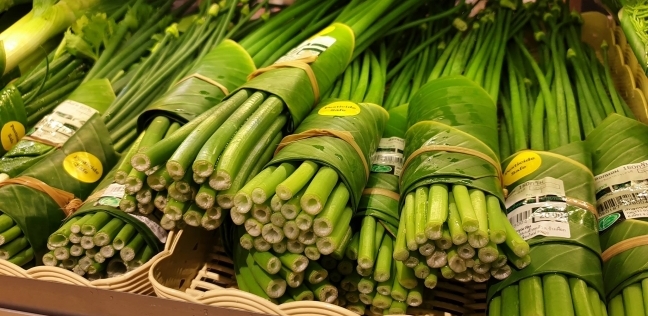 تغليف السلع بأوراق الموز بدلا من البلاستيك في تايلاند وفيتنام
