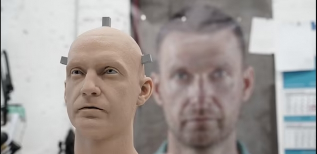 وجه روبوت بشري