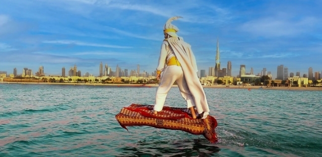 علاء الدين على بساطه السحرى يتجول في دبي