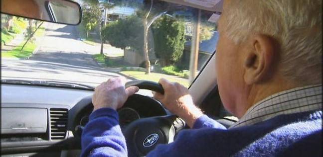 نصائح هامة لضمان قيادة سيارة آمنة لكبار السن