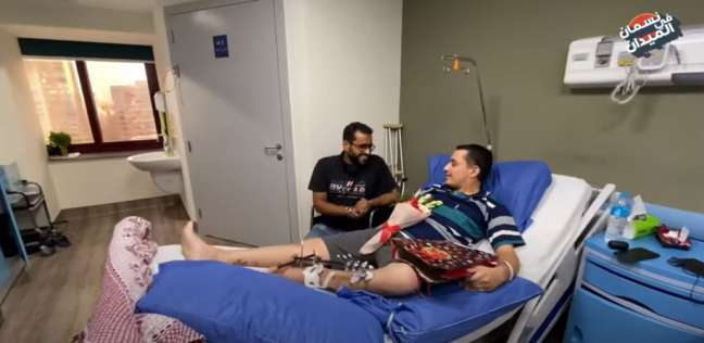اليوتيوبر الفلسطيني علي نسمان في زيارة مصابي غزة بمستشفى معهد ناصر