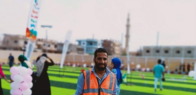 عبدالرحمن متطوع في مبادرة حياة كريمة