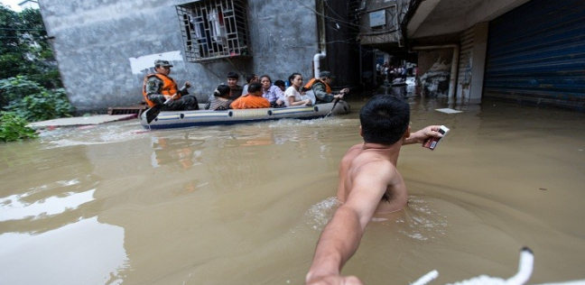 فيضانات وسيول وتغيرات مناخية تسود العالم