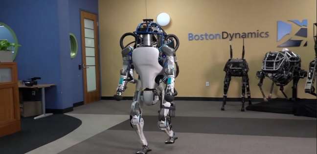 روبوت يقوم بحركات يعجز عنها البشر