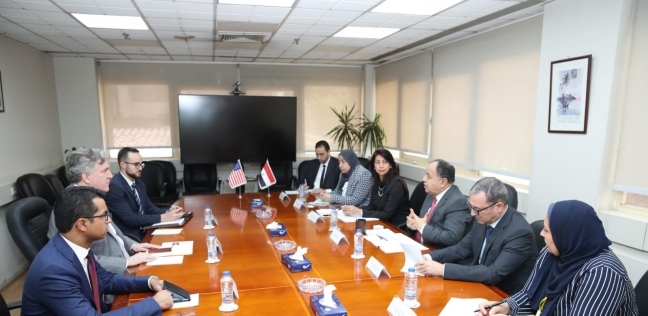 وزير المالية خلال لقائه مع القائم بأعمال السفير الأمريكي بالقاهرة